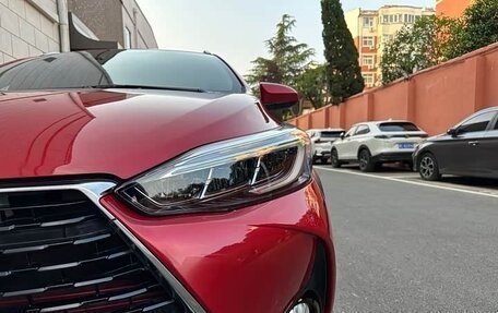 Toyota Yaris XP150 рестайлинг, 2023 год, 1 050 333 рублей, 16 фотография