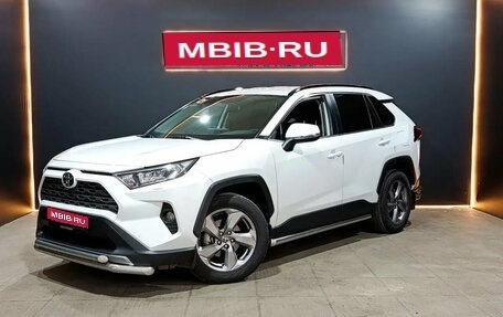 Toyota RAV4, 2019 год, 2 800 000 рублей, 1 фотография