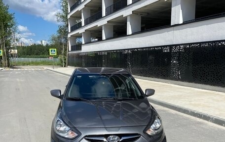 Hyundai Solaris II рестайлинг, 2012 год, 750 000 рублей, 6 фотография