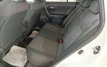 Toyota RAV4, 2019 год, 2 800 000 рублей, 14 фотография