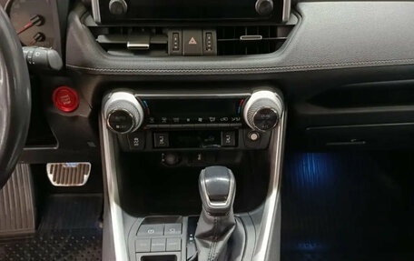 Toyota RAV4, 2019 год, 2 800 000 рублей, 11 фотография