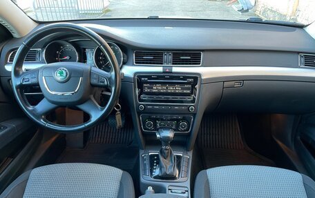 Skoda Superb III рестайлинг, 2012 год, 1 299 000 рублей, 12 фотография