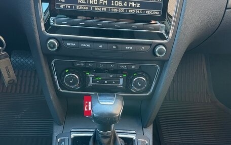 Skoda Superb III рестайлинг, 2012 год, 1 299 000 рублей, 24 фотография