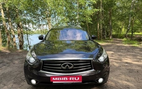 Infiniti FX II, 2012 год, 2 100 000 рублей, 3 фотография