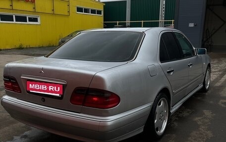 Mercedes-Benz E-Класс, 1996 год, 400 000 рублей, 4 фотография