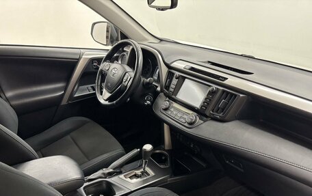 Toyota RAV4, 2017 год, 2 238 000 рублей, 11 фотография