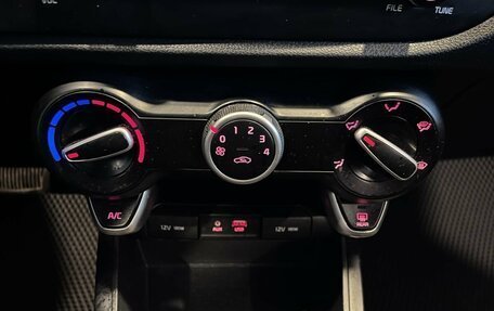 KIA Rio IV, 2018 год, 895 000 рублей, 15 фотография