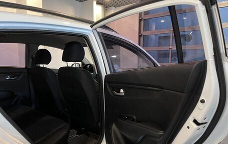 KIA Rio IV, 2018 год, 895 000 рублей, 17 фотография