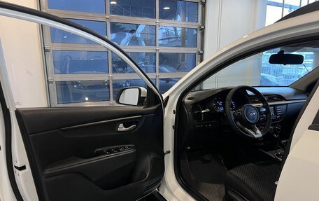 KIA Rio IV, 2018 год, 895 000 рублей, 21 фотография