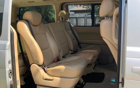 Hyundai Grand Starex Grand Starex I рестайлинг 2, 2010 год, 1 100 000 рублей, 10 фотография