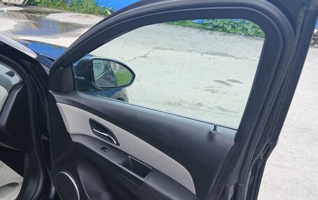 Chevrolet Cruze II, 2011 год, 800 000 рублей, 15 фотография