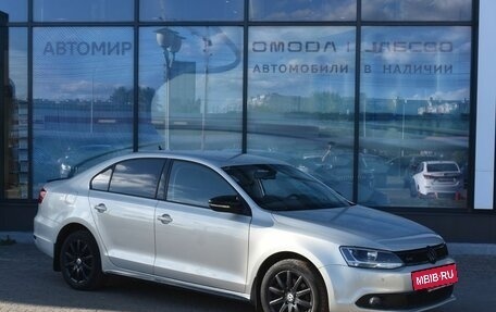 Volkswagen Jetta VI, 2011 год, 850 000 рублей, 3 фотография