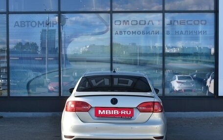 Volkswagen Jetta VI, 2011 год, 850 000 рублей, 6 фотография