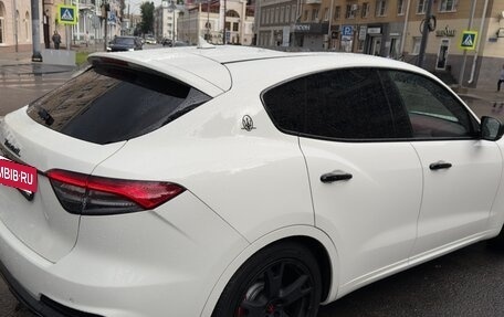 Maserati Levante I, 2021 год, 8 500 000 рублей, 10 фотография