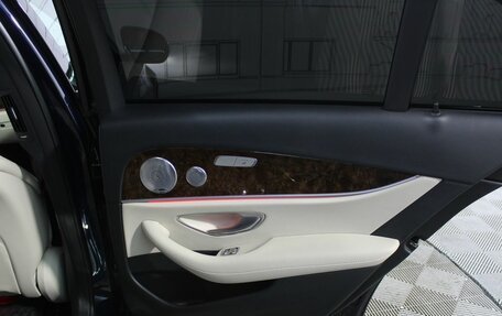 Mercedes-Benz E-Класс, 2017 год, 4 250 000 рублей, 25 фотография