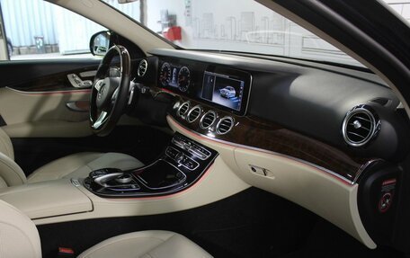 Mercedes-Benz E-Класс, 2017 год, 4 250 000 рублей, 30 фотография