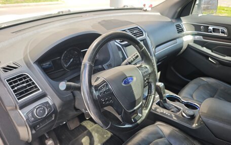 Ford Explorer VI, 2016 год, 2 600 000 рублей, 9 фотография