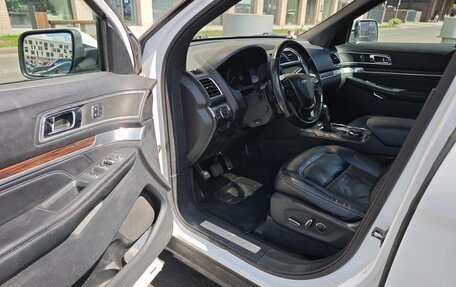 Ford Explorer VI, 2016 год, 2 600 000 рублей, 10 фотография