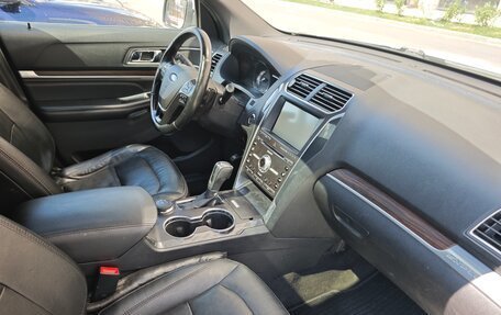 Ford Explorer VI, 2016 год, 2 600 000 рублей, 14 фотография