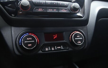 KIA Rio III рестайлинг, 2013 год, 850 000 рублей, 16 фотография