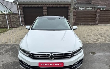 Volkswagen Passat B8 рестайлинг, 2018 год, 2 390 000 рублей, 2 фотография