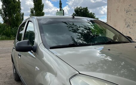 Renault Sandero I, 2012 год, 685 000 рублей, 2 фотография
