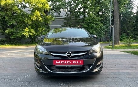 Opel Astra J, 2014 год, 1 300 000 рублей, 5 фотография