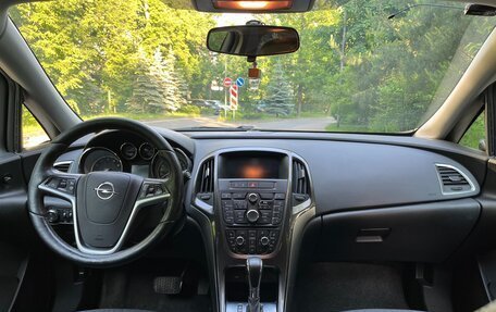 Opel Astra J, 2014 год, 1 300 000 рублей, 24 фотография