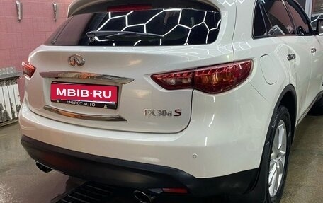 Infiniti FX II, 2012 год, 2 000 000 рублей, 13 фотография
