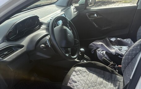 Peugeot 208 II, 2014 год, 690 000 рублей, 6 фотография