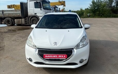Peugeot 208 II, 2014 год, 690 000 рублей, 2 фотография