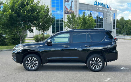 Toyota Land Cruiser Prado 150 рестайлинг 2, 2022 год, 6 280 000 рублей, 5 фотография