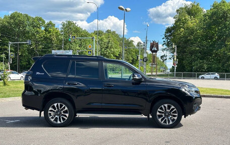 Toyota Land Cruiser Prado 150 рестайлинг 2, 2022 год, 6 280 000 рублей, 4 фотография