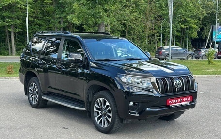 Toyota Land Cruiser Prado 150 рестайлинг 2, 2022 год, 6 280 000 рублей, 3 фотография
