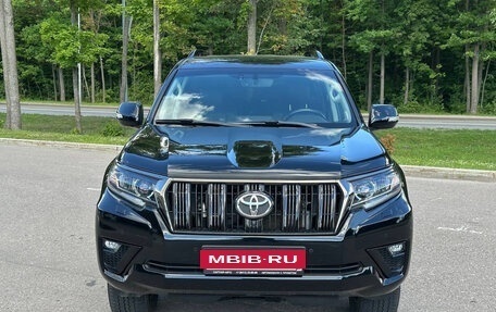 Toyota Land Cruiser Prado 150 рестайлинг 2, 2022 год, 6 280 000 рублей, 2 фотография