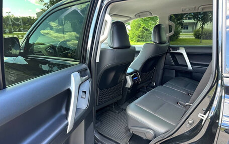 Toyota Land Cruiser Prado 150 рестайлинг 2, 2022 год, 6 280 000 рублей, 16 фотография