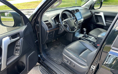 Toyota Land Cruiser Prado 150 рестайлинг 2, 2022 год, 6 280 000 рублей, 9 фотография