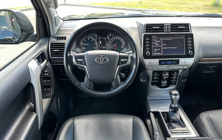 Toyota Land Cruiser Prado 150 рестайлинг 2, 2022 год, 6 280 000 рублей, 10 фотография
