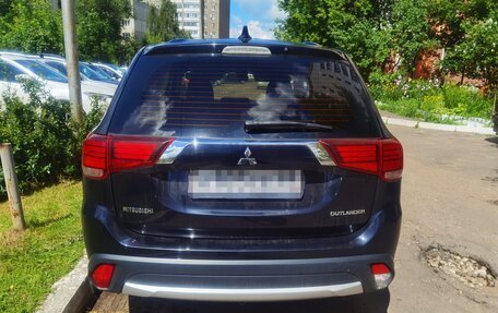 Mitsubishi Outlander III рестайлинг 3, 2017 год, 2 000 000 рублей, 1 фотография