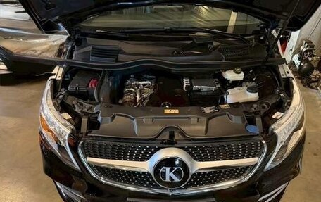 Mercedes-Benz V-Класс, 2022 год, 13 500 000 рублей, 22 фотография