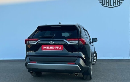 Toyota RAV4, 2021 год, 3 050 000 рублей, 2 фотография