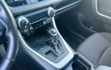 Toyota RAV4, 2021 год, 3 050 000 рублей, 15 фотография