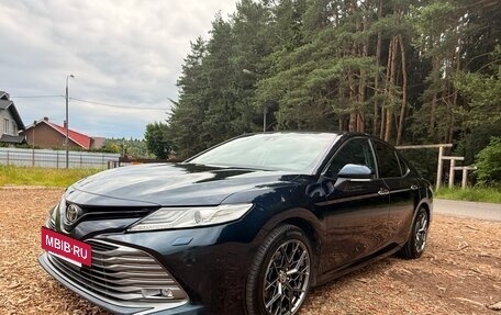 Toyota Camry, 2020 год, 3 350 000 рублей, 2 фотография