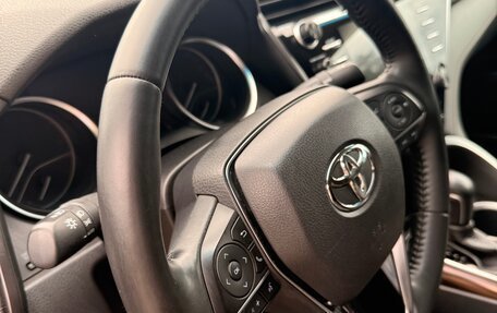 Toyota Camry, 2020 год, 3 350 000 рублей, 10 фотография