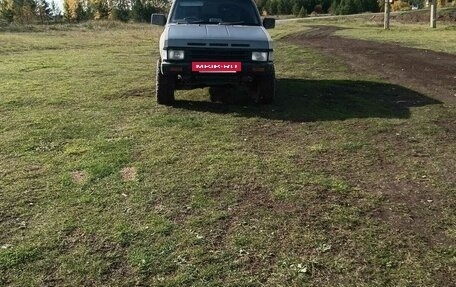 Nissan Terrano II рестайлинг, 1993 год, 300 000 рублей, 3 фотография