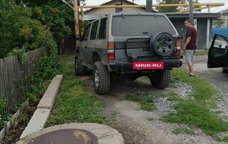 Nissan Terrano II рестайлинг, 1993 год, 300 000 рублей, 4 фотография