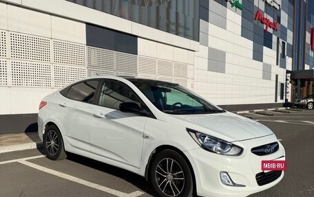 Hyundai Solaris II рестайлинг, 2011 год, 829 000 рублей, 2 фотография