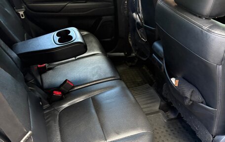 Mitsubishi Outlander III рестайлинг 3, 2013 год, 1 550 000 рублей, 9 фотография