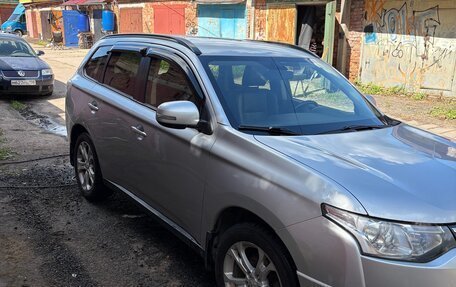 Mitsubishi Outlander III рестайлинг 3, 2013 год, 1 550 000 рублей, 11 фотография