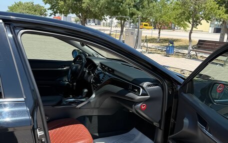 Toyota Camry, 2018 год, 2 700 000 рублей, 14 фотография